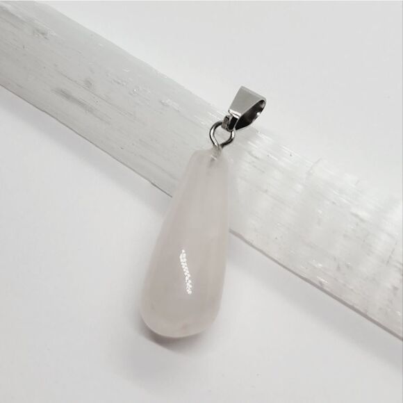 Rose Quartz Teardrop Pendant Bead 27x10mm Subtle Pink Hue - Picture 6 of 6